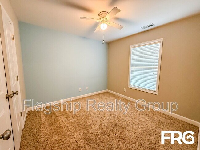Building Photo - 1217 Teakwood Dr