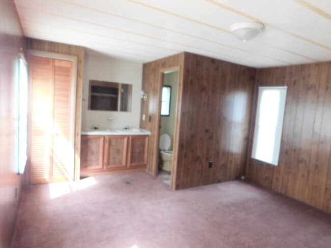 Building Photo - 2 bed, 2 bath in Hertford