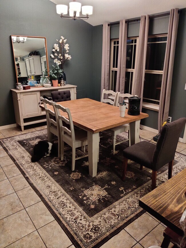 Building Photo - 22 Lyndhurst Dr