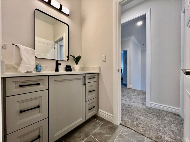 Building Photo - NEW, big, beautiful, Executive Home Libert...