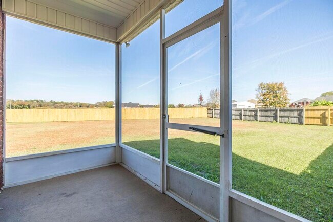 Building Photo - 807 Loudon Hill Dr