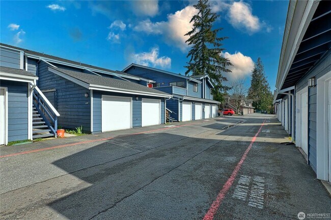 Building Photo - Spacious 2-Bed, 2-Bath Condo in Prime Ever...