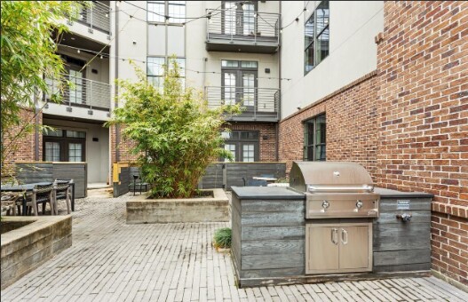 Building Photo - 255 E Boyd Dr