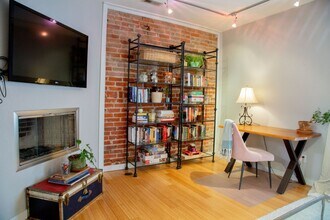 Building Photo - Chic 1-Bedroom Condo in North Capitol Hill...