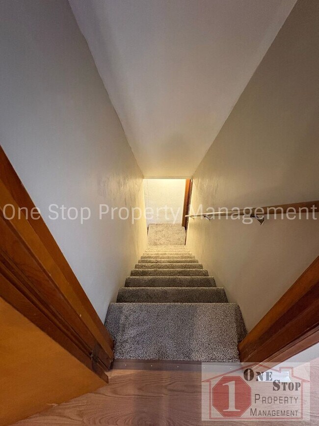 Building Photo - The Perfect 3 bedroom/2 bathroom home in Independence!