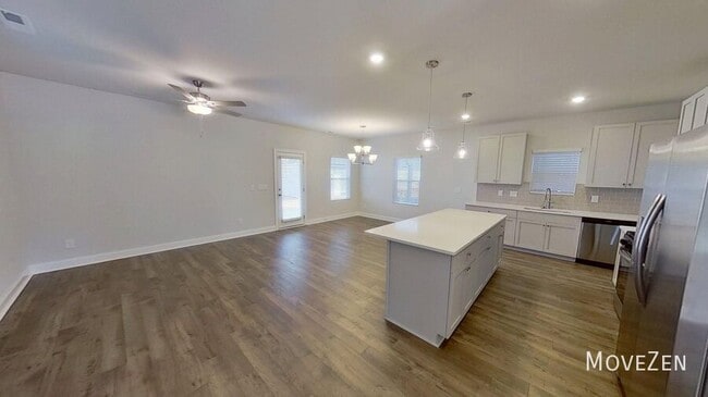 Building Photo - 768 Lightrail Dr