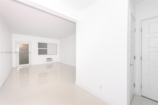 Building Photo - 6944 Byron Ave