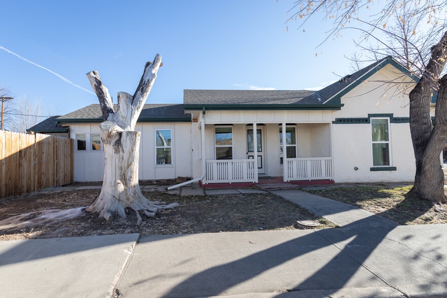 Building Photo - 105 E 2nd St