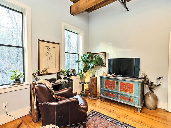 Building Photo - High end stunning condominium located at t...