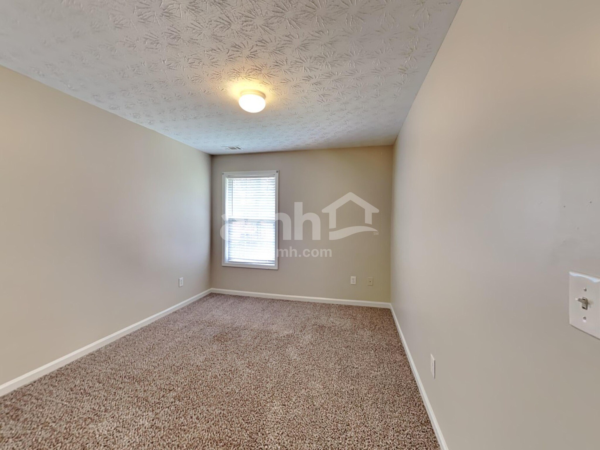 Building Photo - 668 Clairidge Elm Trl
