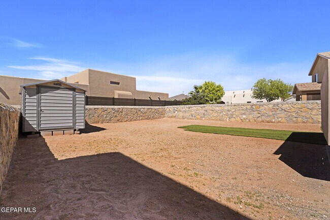 Building Photo - 12705 Tierra Flores Dr