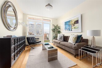 Building Photo - 70 W 139th St