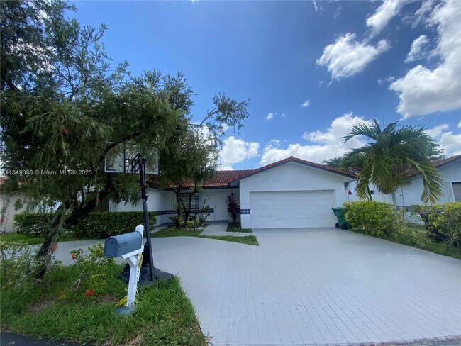 Building Photo - 10225 SW 144th Ct