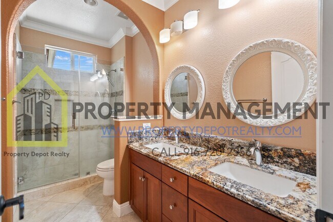 Building Photo - Stunning Custom 5-Bedroom, 3-Bath Home in ...