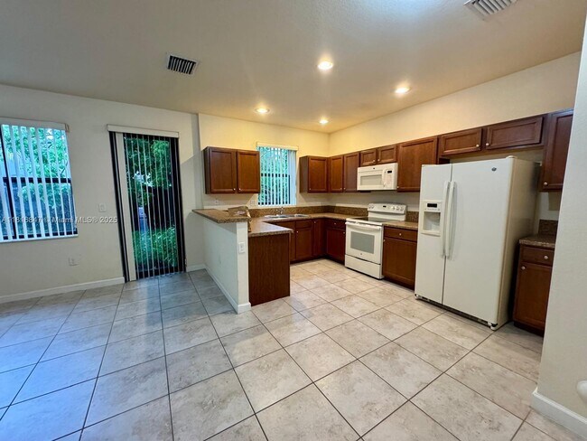 Building Photo - 23762 SW 118 Ave