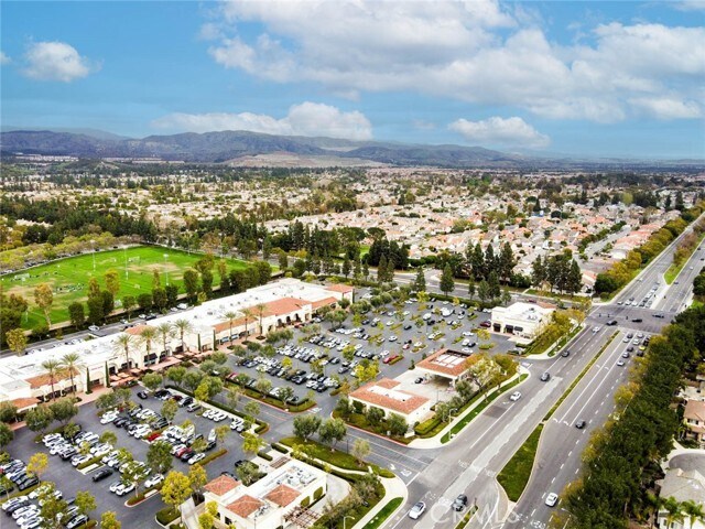 Building Photo - 2 Dos Rios