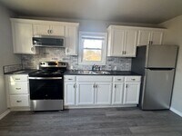 Building Photo - 304 S 2nd St