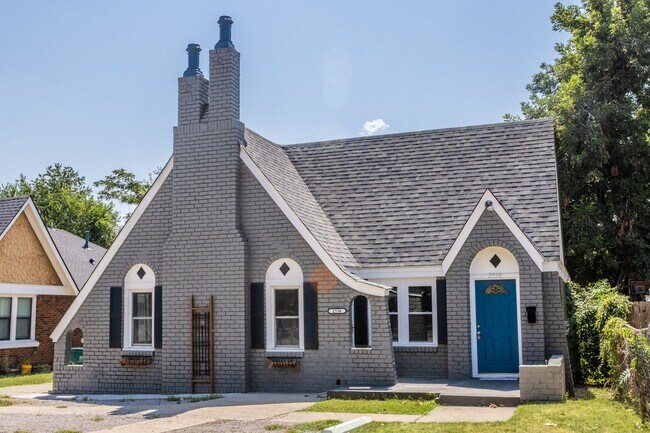 Building Photo - 2 Bedroom 1 bath