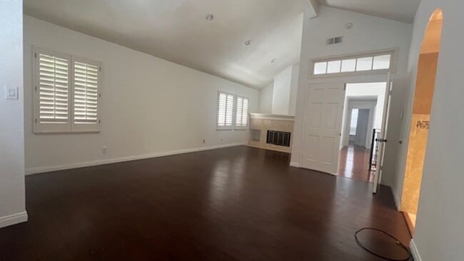 Building Photo - Elegant House in Playa Del ray