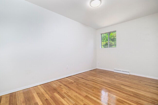 Building Photo - 10 Stanwick Pl
