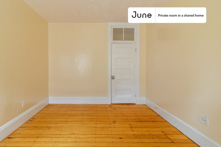 Building Photo - Private bedroom in 4 bed/1 bath Home