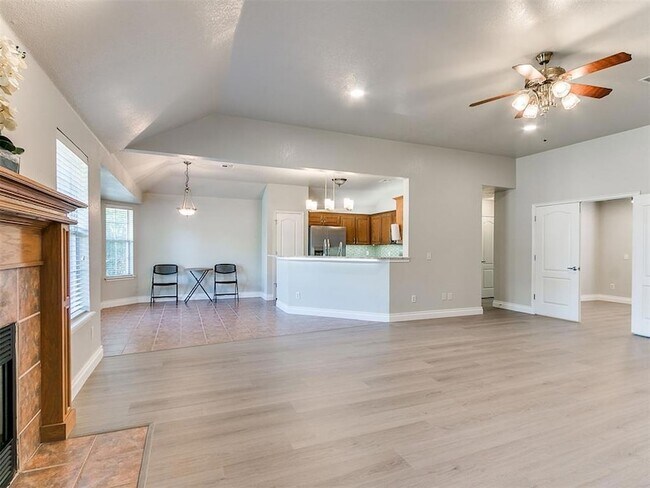 Building Photo - 1305 Melisa Dr