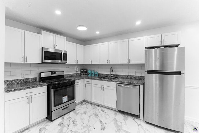 Building Photo - 118 Greentree Pkwy