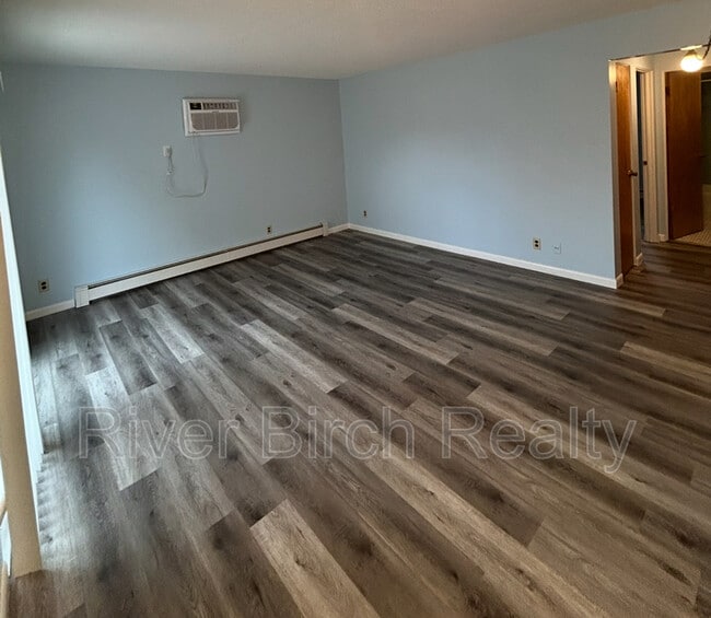 Building Photo - 616 New St