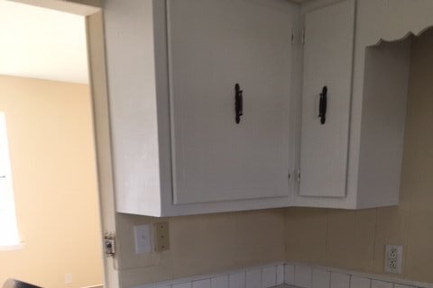 Lots of Cabinets - 2725 Wren Dr