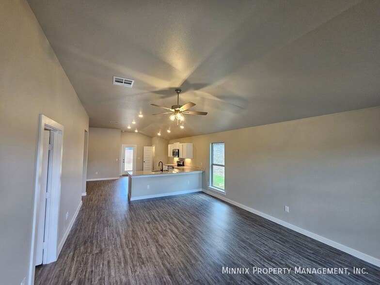 Building Photo - 2622 Tiffin Ave