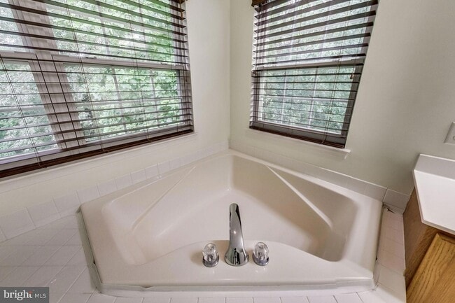 Building Photo - 623 Trout Run Ct