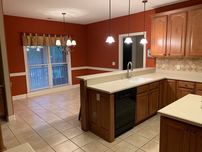 Kitchen - 208 Thoreau Ct