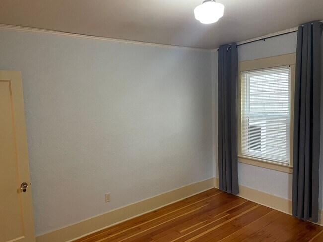 Building Photo - Liar Hill 2 bedroom