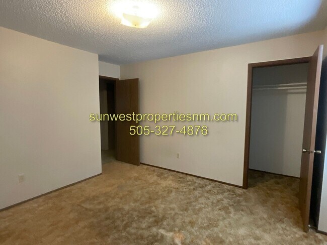 Building Photo - 1631 N Farmington Ave