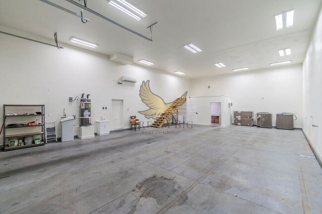 Building Photo - 4615 E St Louis Ave