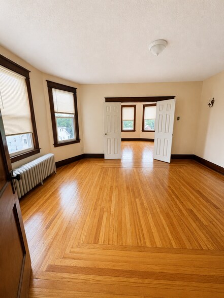 Building Photo - 98 Jubilee St