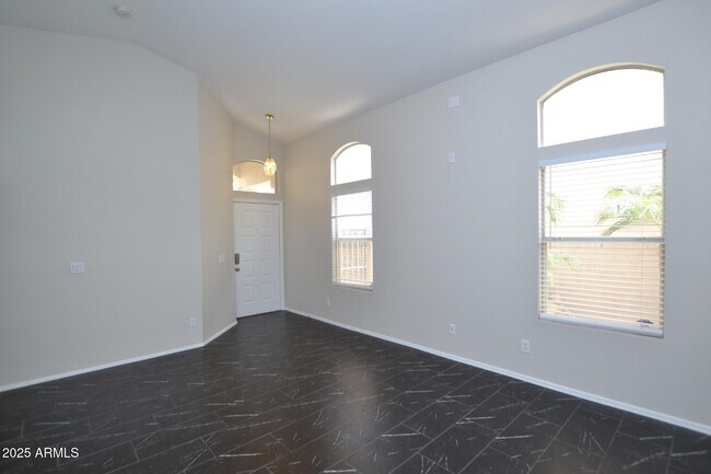 Building Photo - 4927 W Wahalla Ln