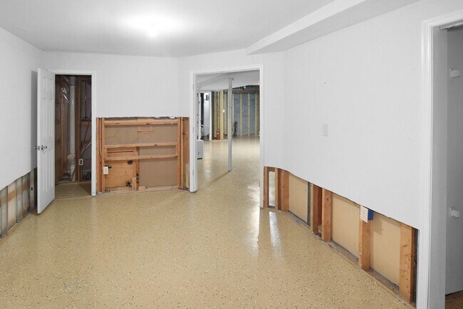 Building Photo - 149 Windcliff Rd