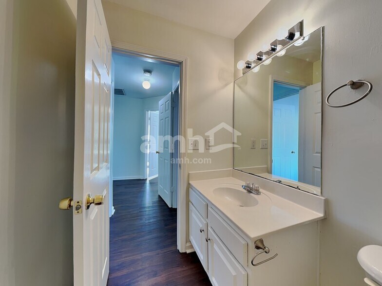 Building Photo - 14616 Asheton Creek Dr