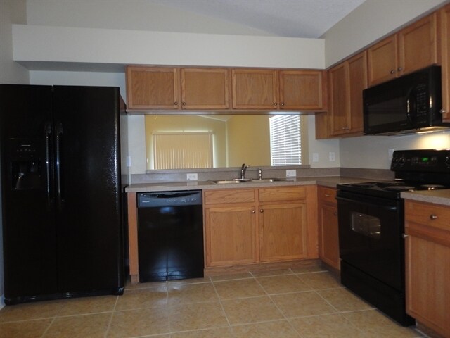 Building Photo - 532 Scarlet Maple Ct