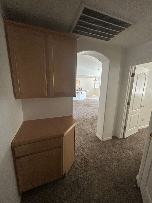 Building Photo - 2454 Ranier Way