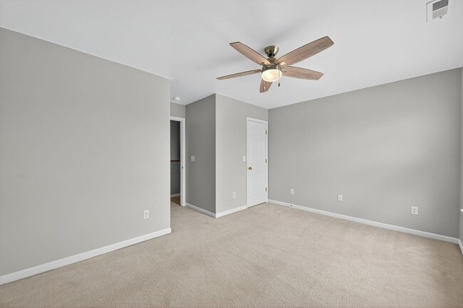 Building Photo - Charming 3-bedroom, 2-bath townhouse