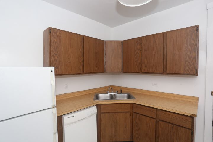Building Photo - 3522 N Racine Ave