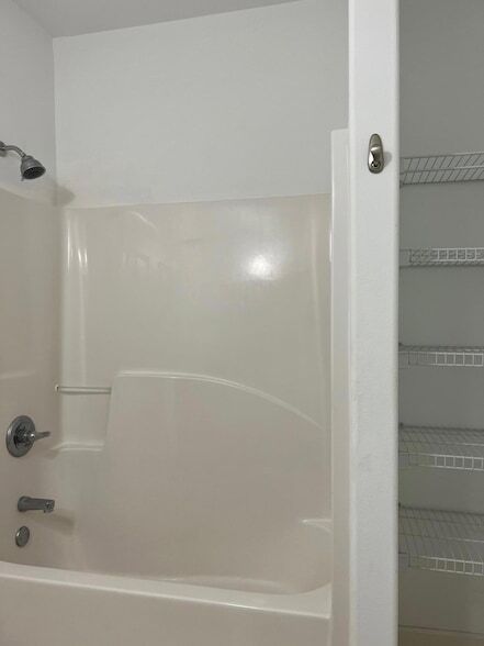 Building Photo - 38 Haven Cir