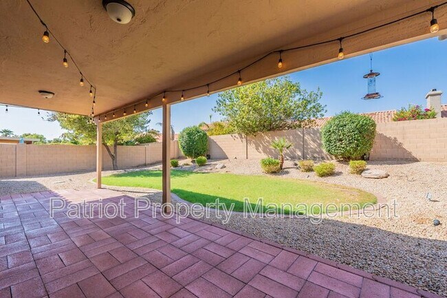 Building Photo - 4704 E Villa Maria Dr
