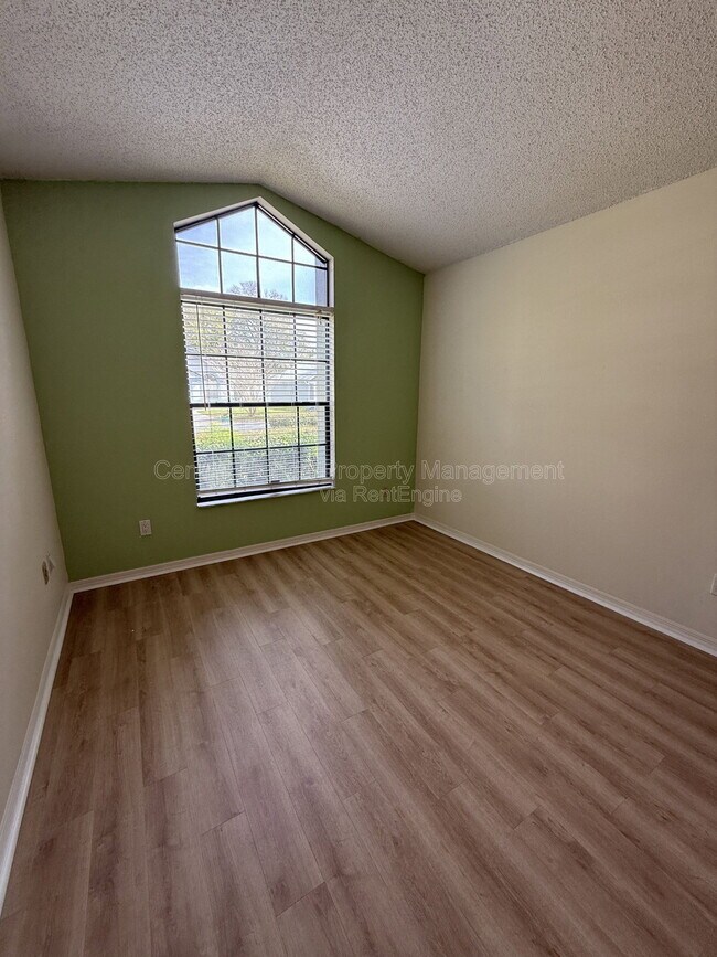 Building Photo - 295 Morning Glory Dr