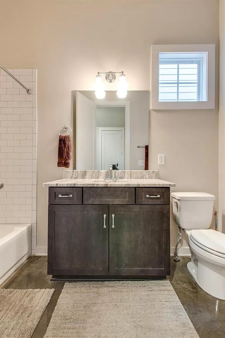 Building Photo - 1008 Treaty Oaks Dr