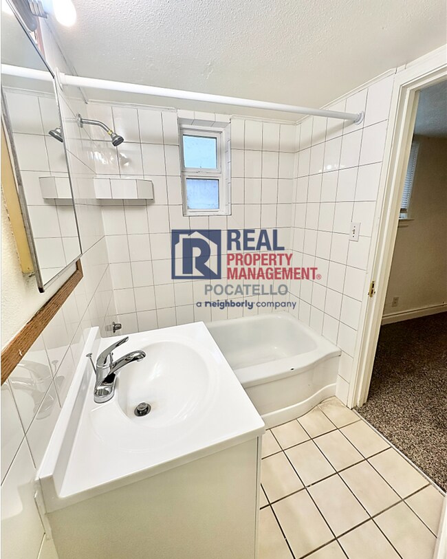 Building Photo - 159 S 11th Ave