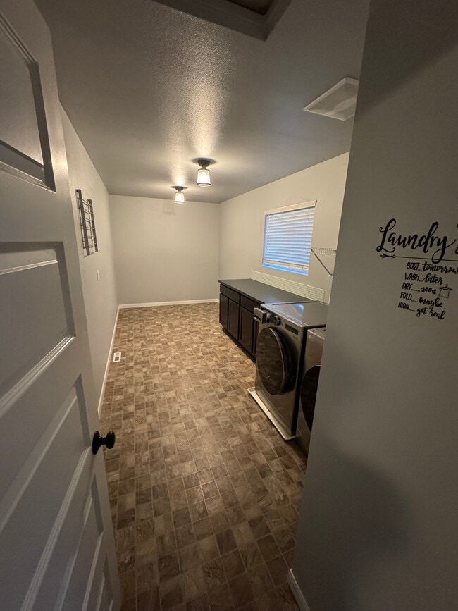 Building Photo - 4164 SW Colbert Way