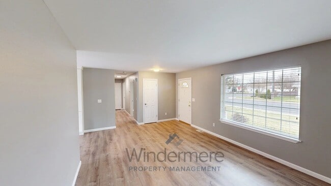 Building Photo - 739 S E Landen Dr